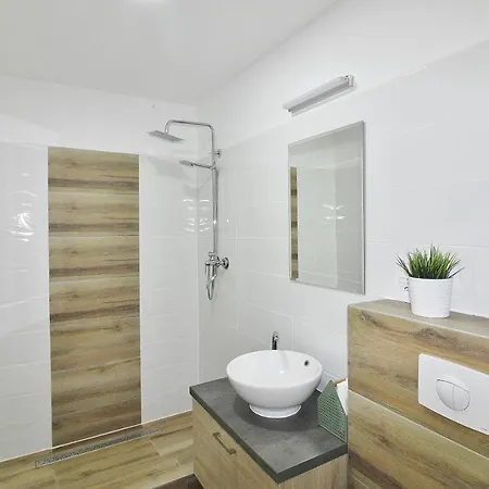 Troll Apartman
