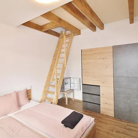 Troll Apartman